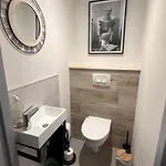 Paisible Avec Jardin Et Animaux Acceptes En Allier - Fr-1-489-618 *