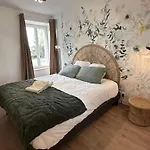 Holiday home Paisible Avec Jardin Et Animaux Acceptes En Allier - Fr-1-489-618 *