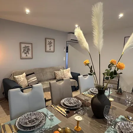 Paisible Avec Jardin Et Animaux Acceptés En Allier - Fr-1-489-618 *