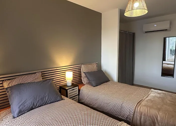 Hébergement de vacances Paisible Avec Jardin Et Animaux Acceptés En Allier - Fr-1-489-618 *